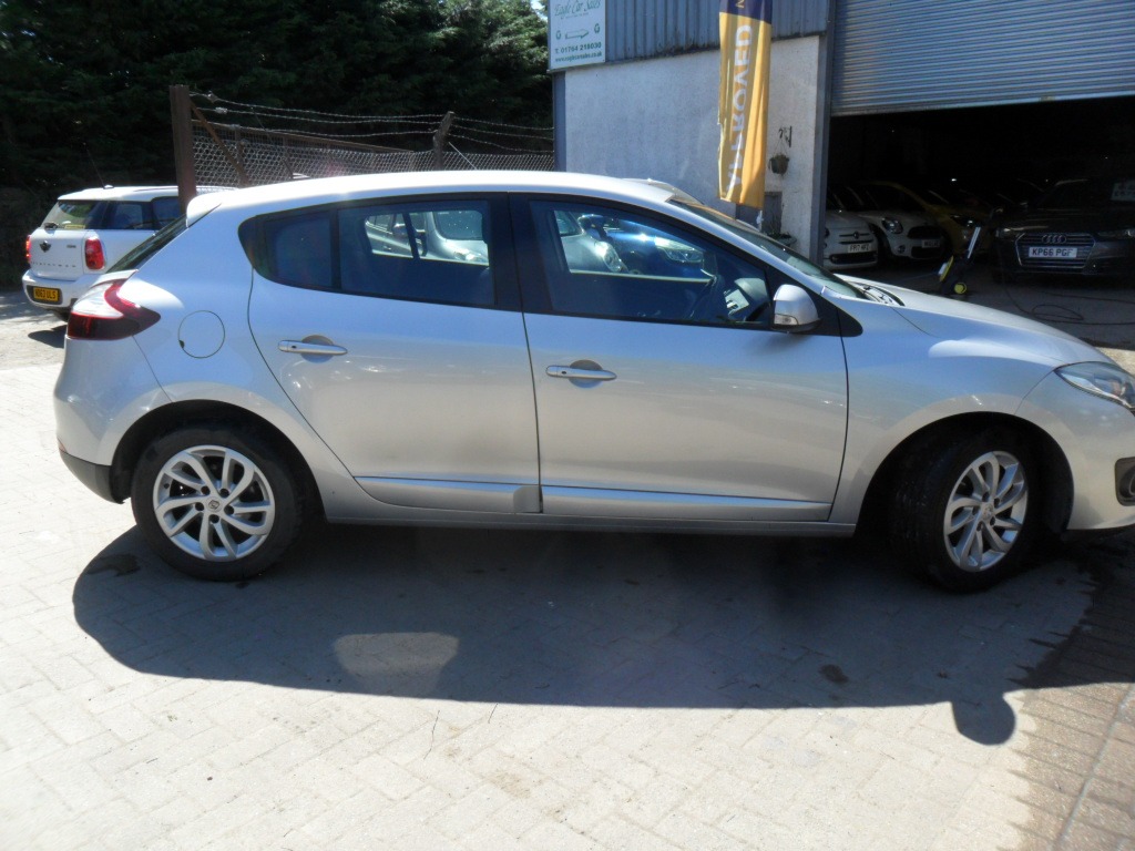 Used Renault Megane 2015 for sale - 76931872: Photo 5