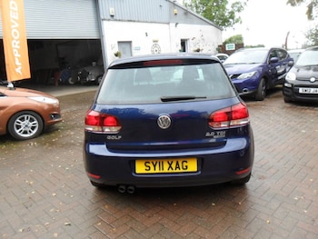 Used Volkswagen Golf 2011 for sale - 76103740: Photo