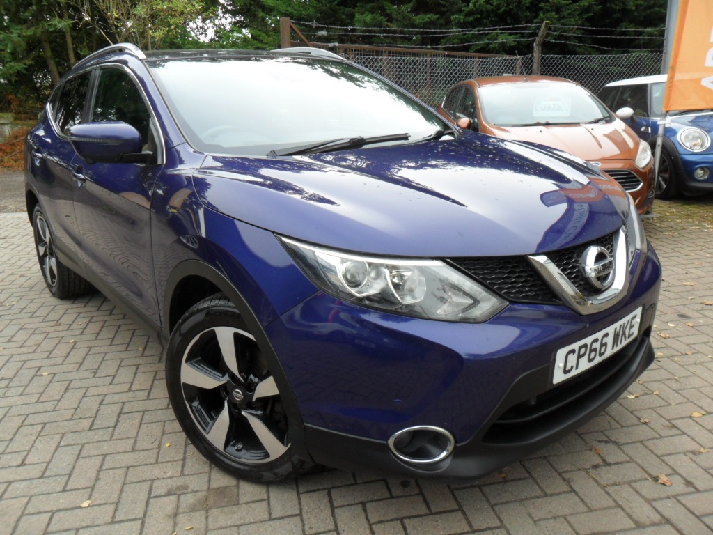 Used Nissan Qashqai 2017 for sale - 76102741: Photo 2