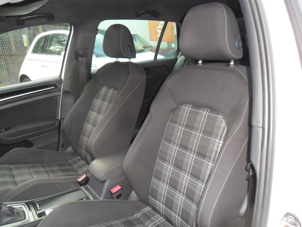 Used Volkswagen Golf 2017 for sale - 76793023: Photo 13