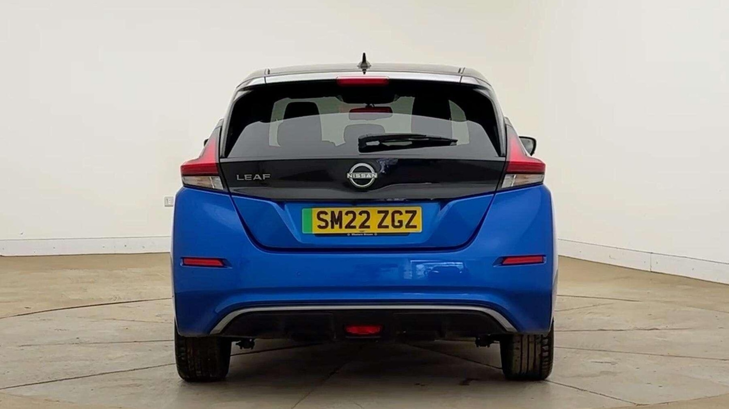 Used Nissan Leaf 2022 for sale - 78132397: Photo 2