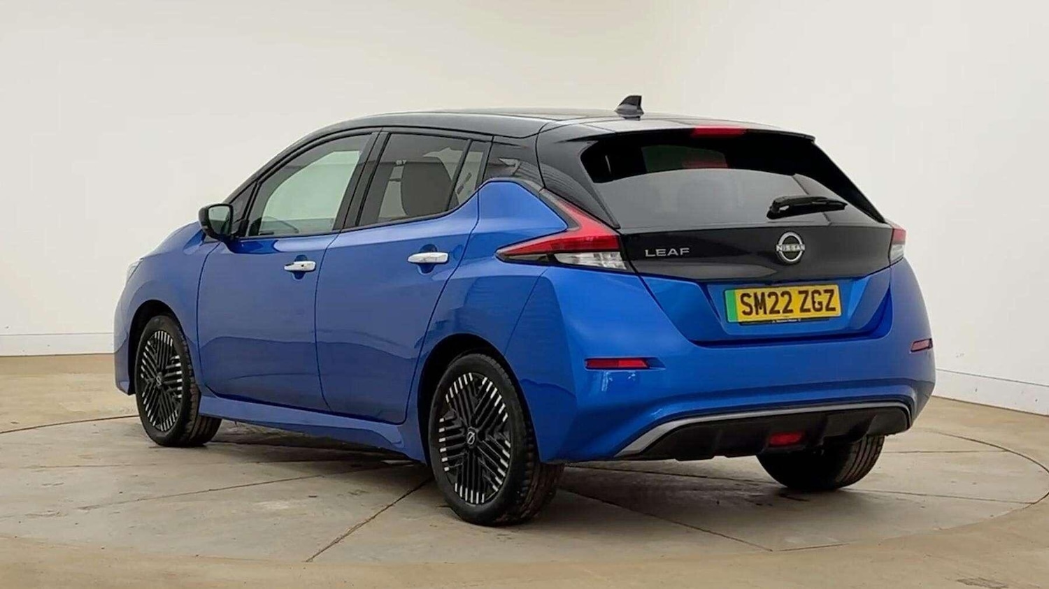 Used Nissan Leaf 2022 for sale - 78132397: Photo 3