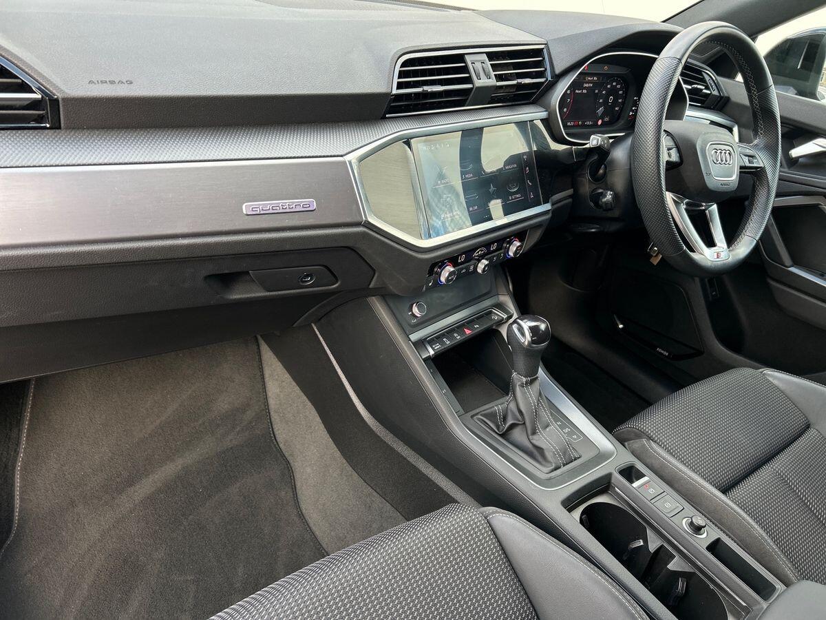 Used Audi Q3 2022 for sale - 76300535: Photo 2