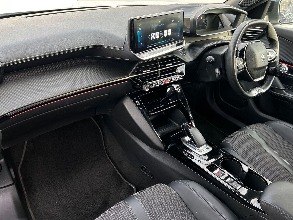 Used Peugeot E-2008 2022 for sale - 76863281: Photo 2