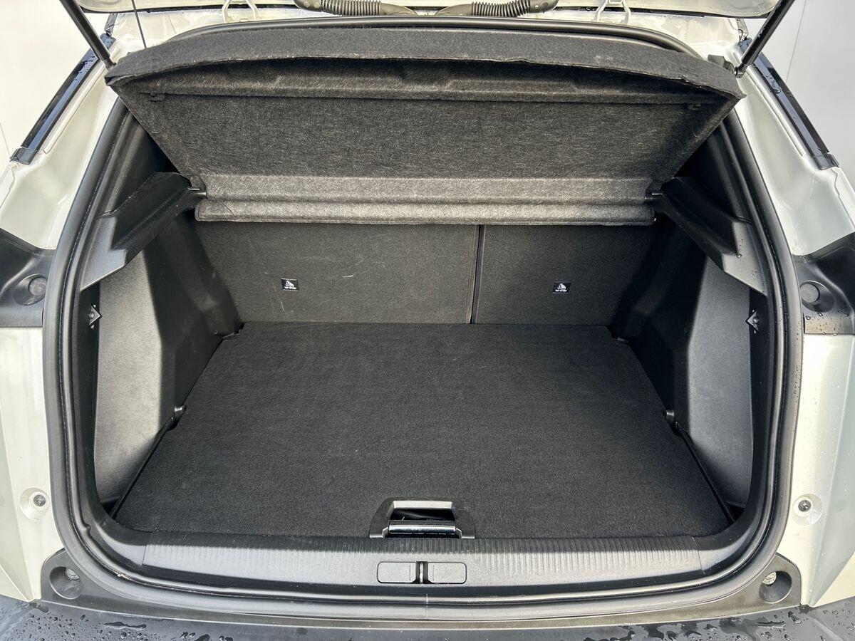 Used Peugeot E-2008 2022 for sale - 76863281: Photo 21