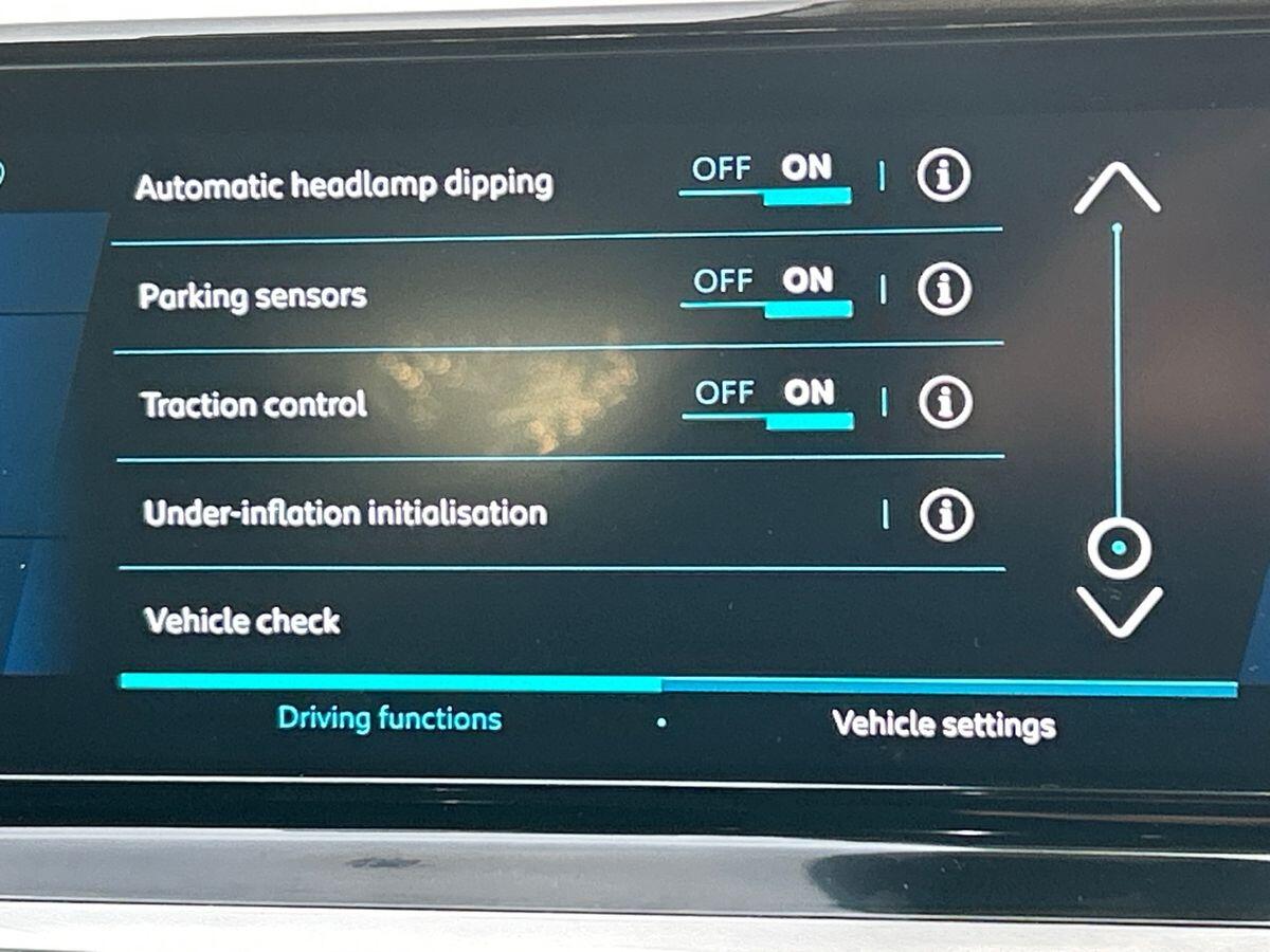 Used Peugeot E-2008 2022 for sale - 76863281: Photo 36