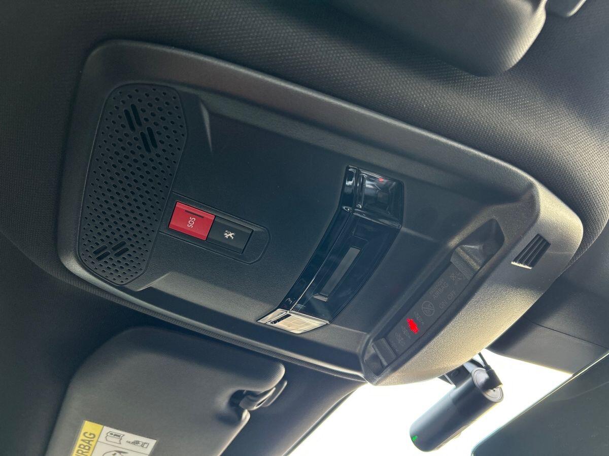 Used Peugeot E-2008 2022 for sale - 76863281: Photo 44