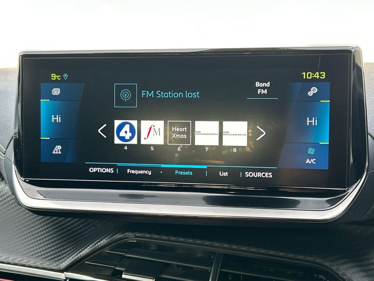 Used Peugeot E-2008 2022 for sale - 76863281: Photo 9