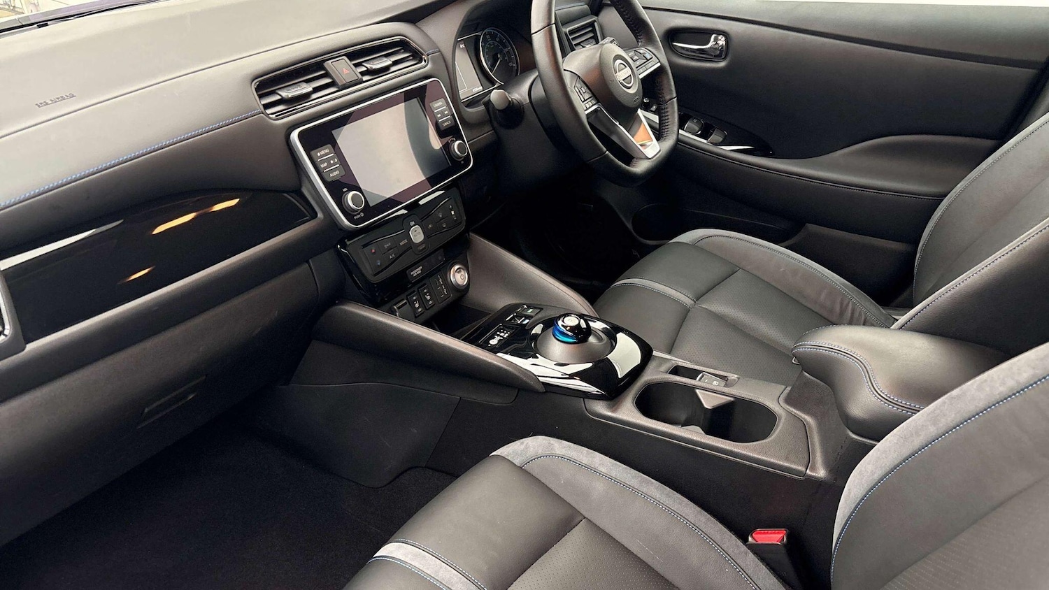 Used Nissan Leaf 2024 for sale - 77432046: Photo 2