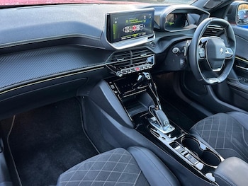 Used Peugeot 2008 2021 for sale - 76610889: Photo