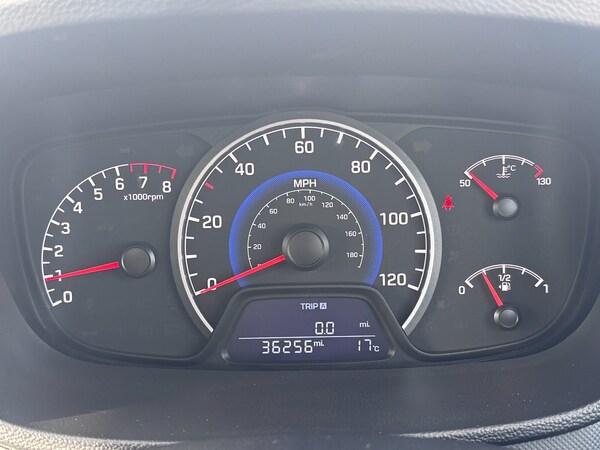 Used Hyundai i10 2019 for sale - 76203814: Photo 12