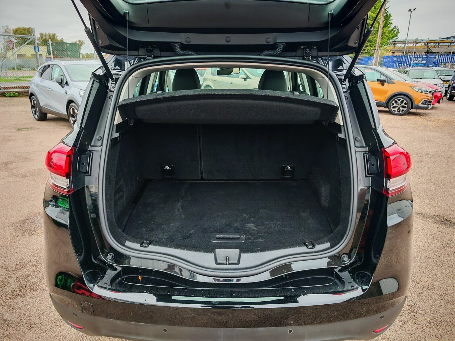 Used Renault Scenic 2019 for sale - 76241703: Photo 8