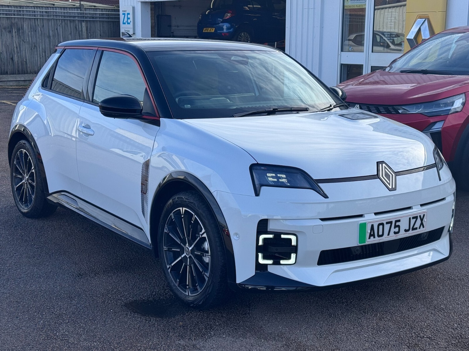 Used Renault 5 2025 for sale - 76415193: Photo 15