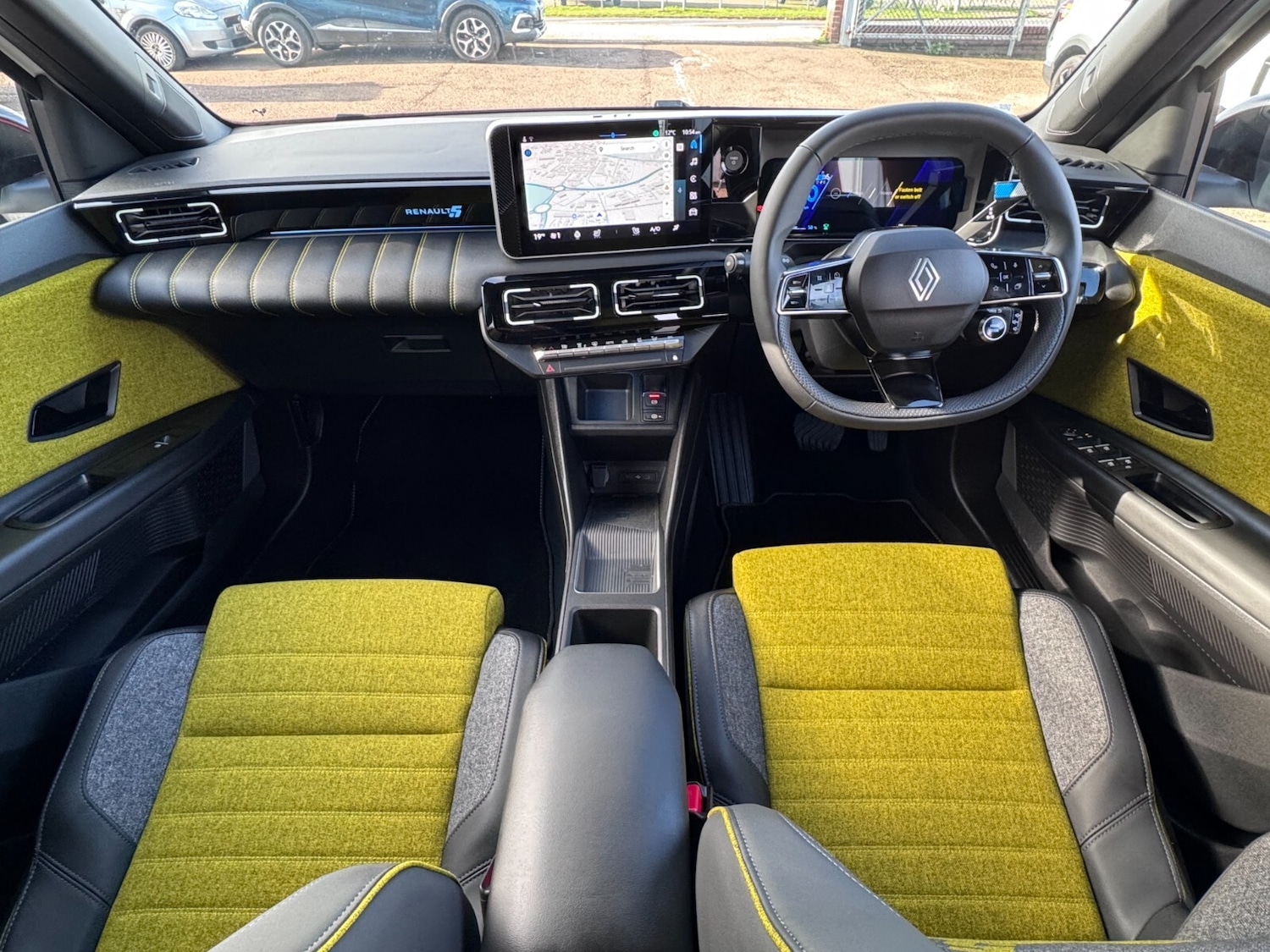 Used Renault 5 2025 for sale - 76415193: Photo 3