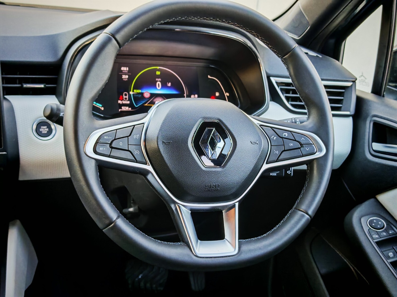 Used Renault Clio 2023 for sale - 76869845: Photo 13