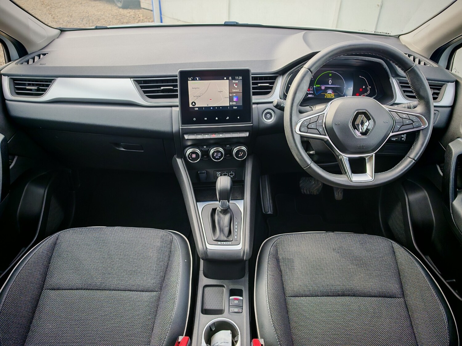 Used Renault Captur 2023 for sale - 76350743: Photo 11