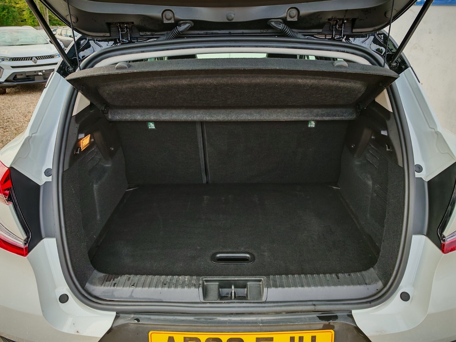 Used Renault Captur 2023 for sale - 76871441: Photo 24