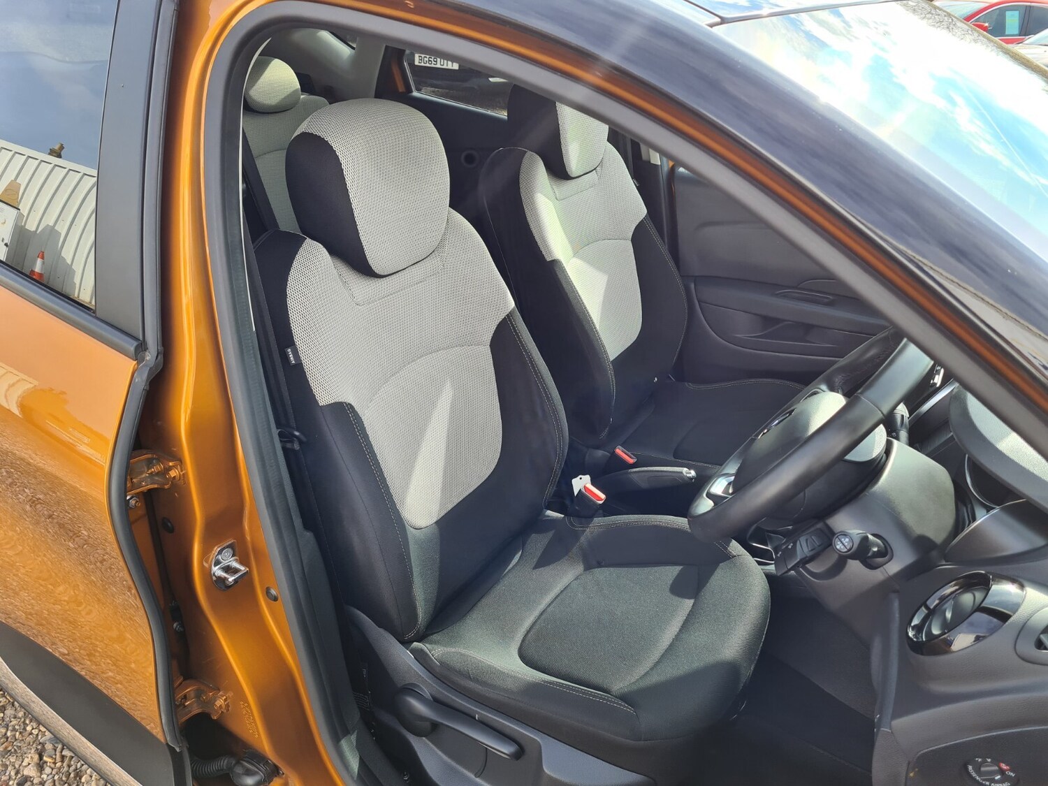 Used Renault Captur 2020 for sale - 77685800: Photo 12