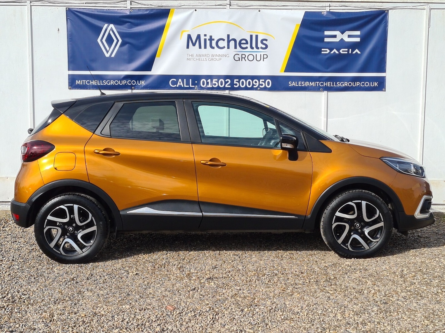 Used Renault Captur 2020 for sale - 77685800: Photo 2