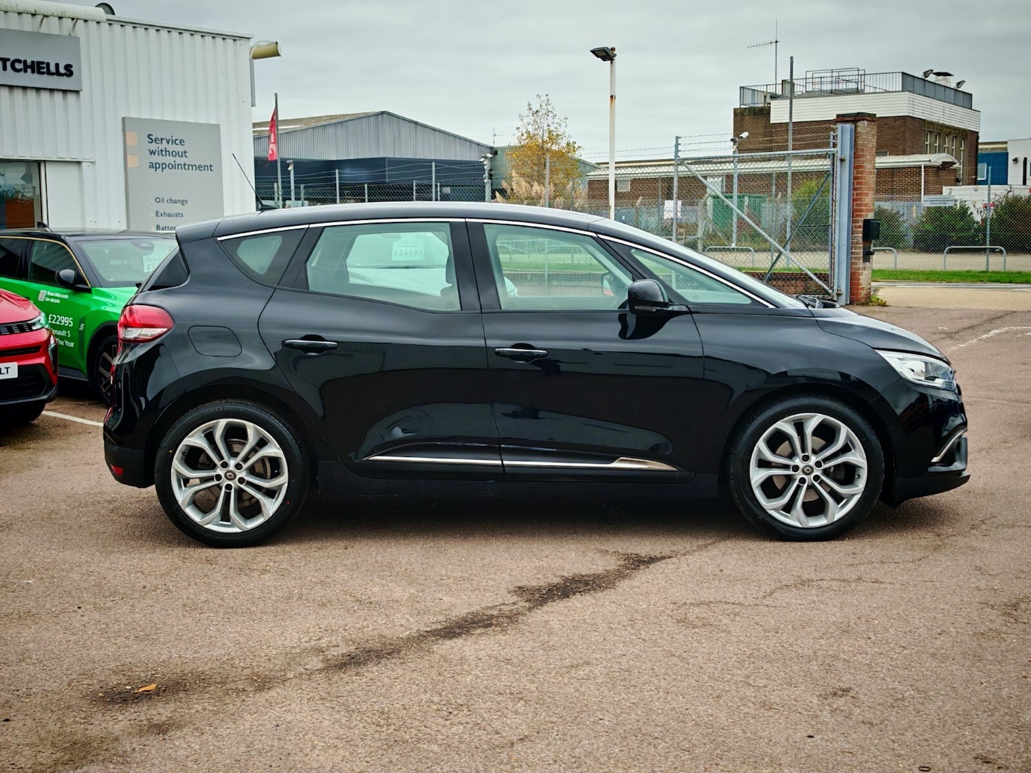 Used Renault Scenic 2019 for sale - 76869822: Photo 4
