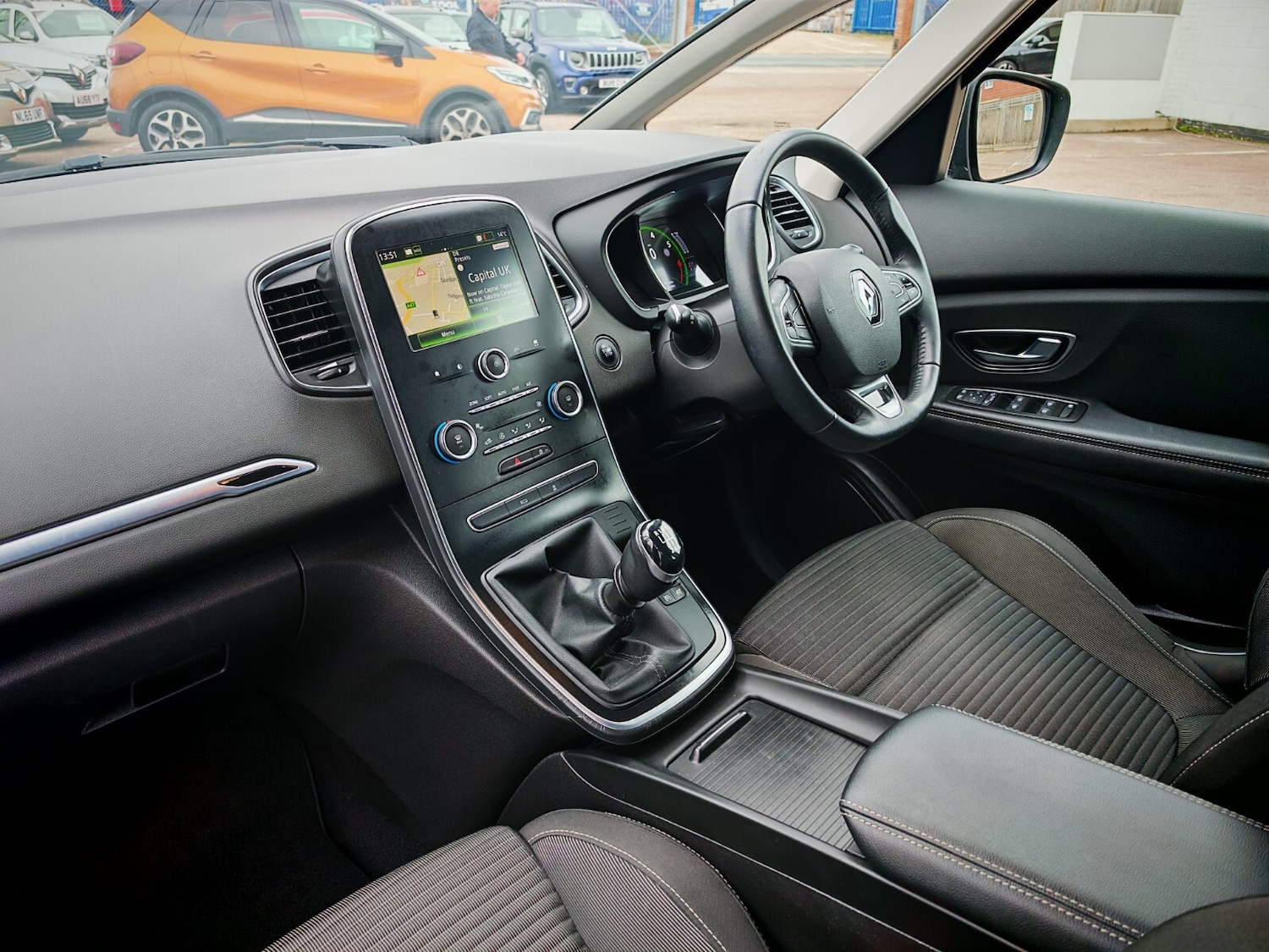 Used Renault Scenic 2019 for sale - 76869822: Photo 7