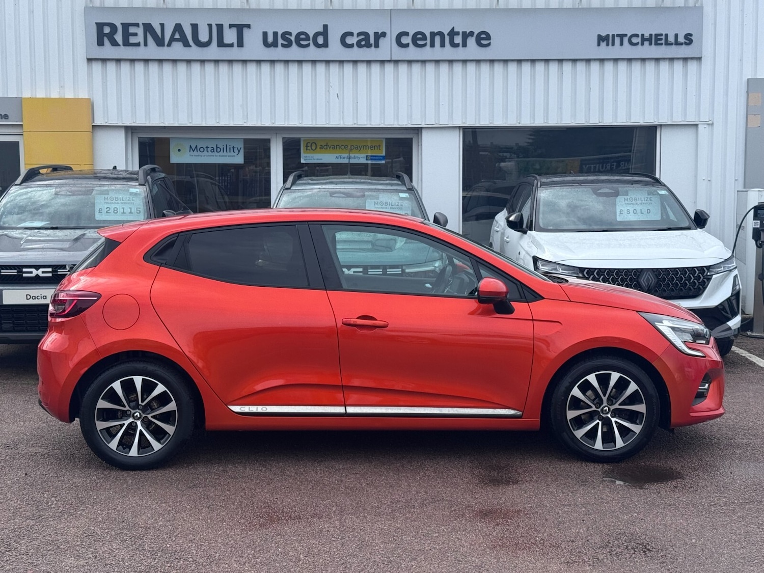 Used Renault Clio 2020 for sale - 76868808: Photo 3