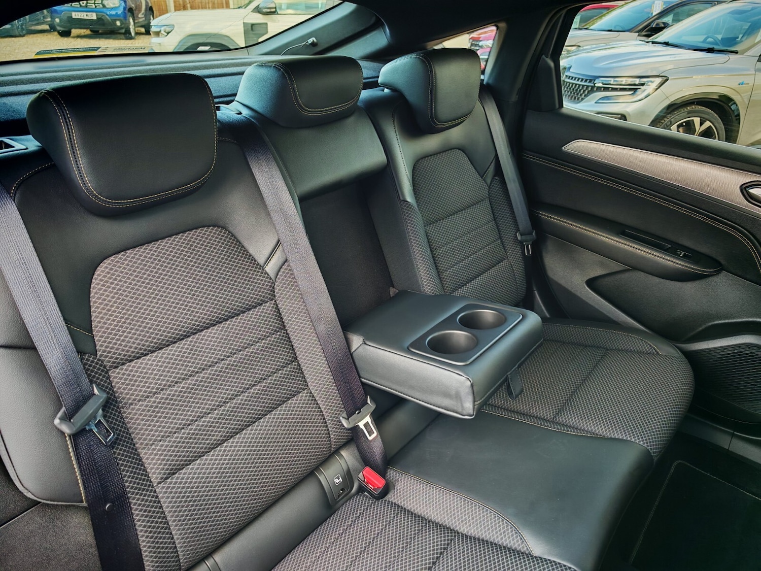 Used Renault Arkana 2023 for sale - 76350910: Photo 9