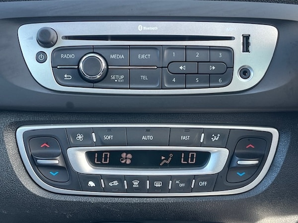 Used Renault Scenic 2015 for sale - 76289955: Photo 17
