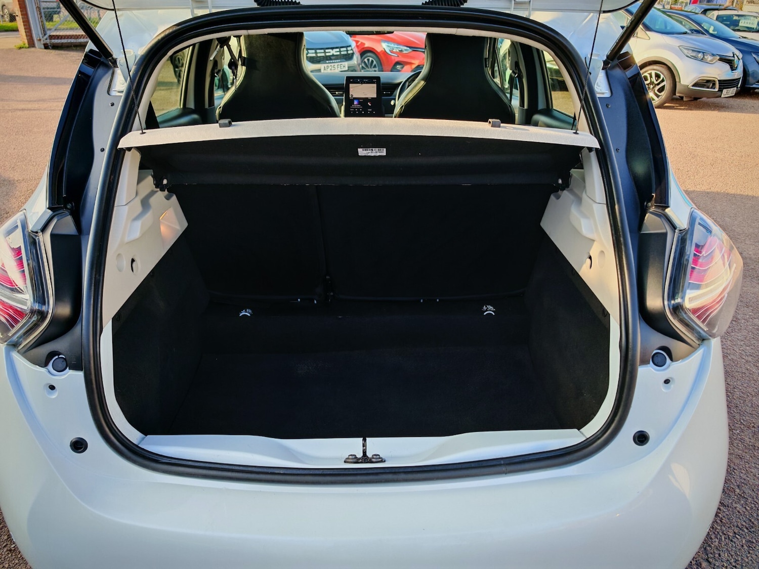 Used Renault Zoe 2022 for sale - 76870191: Photo 7