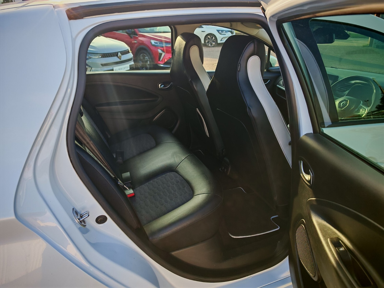 Used Renault Zoe 2022 for sale - 76870191: Photo 8