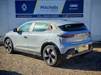 Used Renault Megane E Tech 2023 for sale - 76487445: Photo