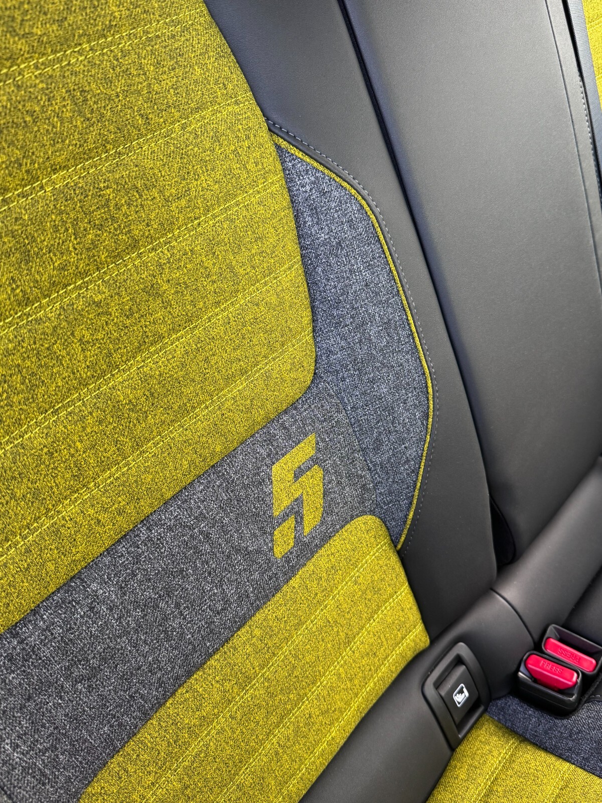 Used Renault 5 2025 for sale - 76873871: Photo 8