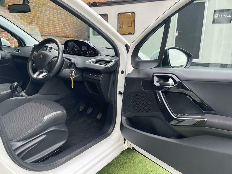Used Peugeot 208 2015 for sale - 77720776: Photo 10