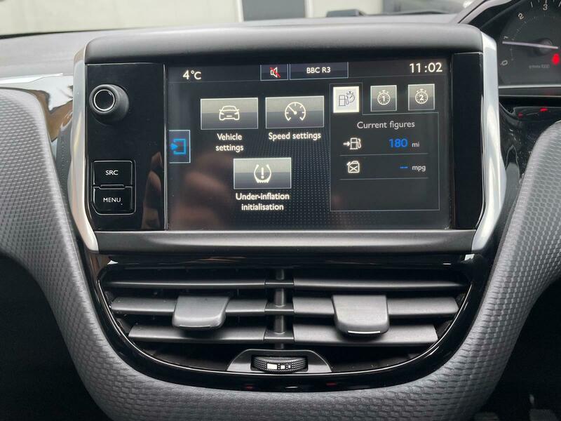 Used Peugeot 208 2015 for sale - 77720776: Photo 15