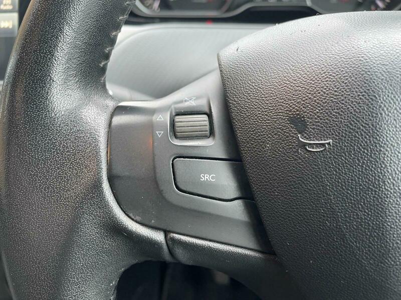 Used Peugeot 208 2015 for sale - 77720776: Photo 17