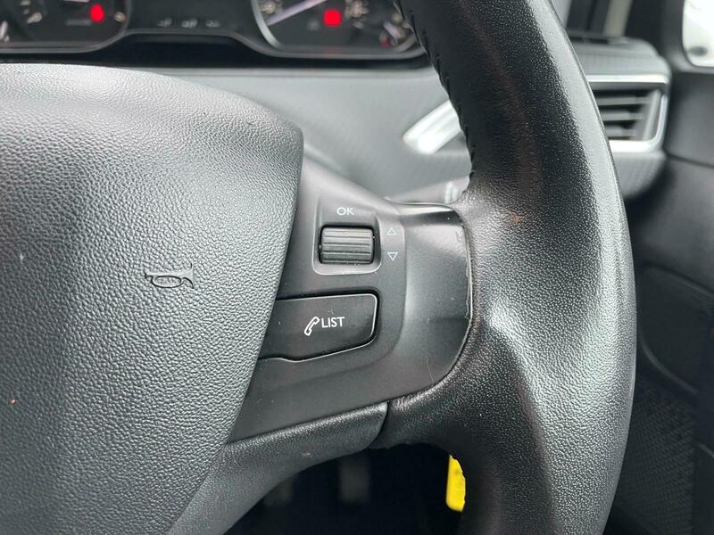 Used Peugeot 208 2015 for sale - 77720776: Photo 18