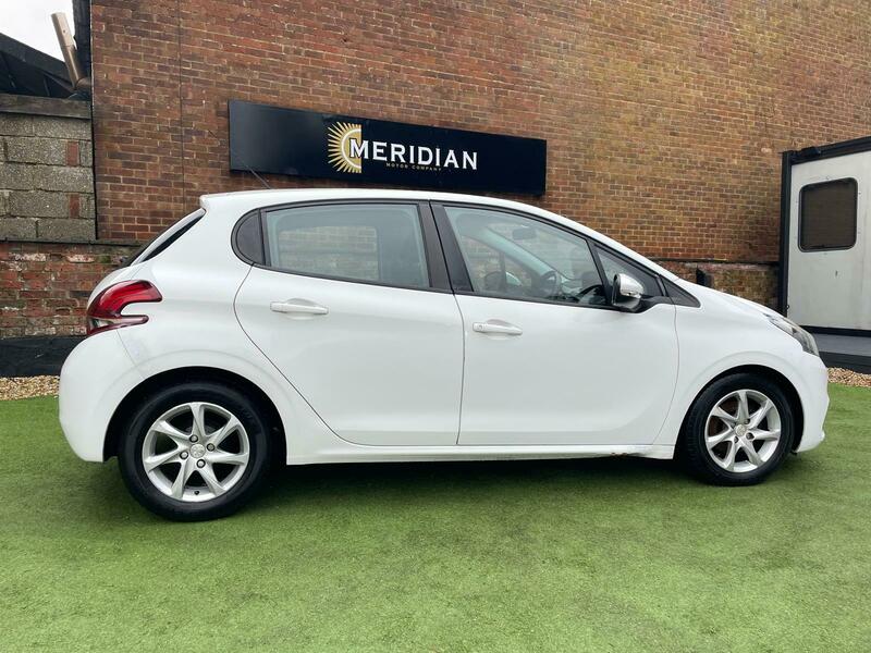 Used Peugeot 208 2015 for sale - 77720776: Photo 2