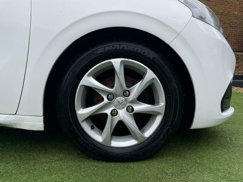 Used Peugeot 208 2015 for sale - 77720776: Photo 25