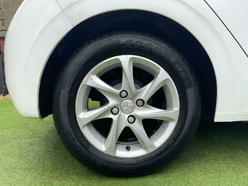 Used Peugeot 208 2015 for sale - 77720776: Photo 26