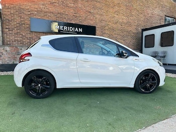 Used Peugeot 208 2015 for sale - 78694265: Photo
