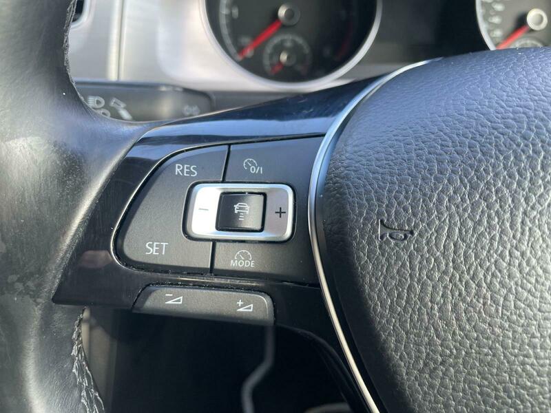 Used Volkswagen Golf 2014 for sale - 77720700: Photo 15