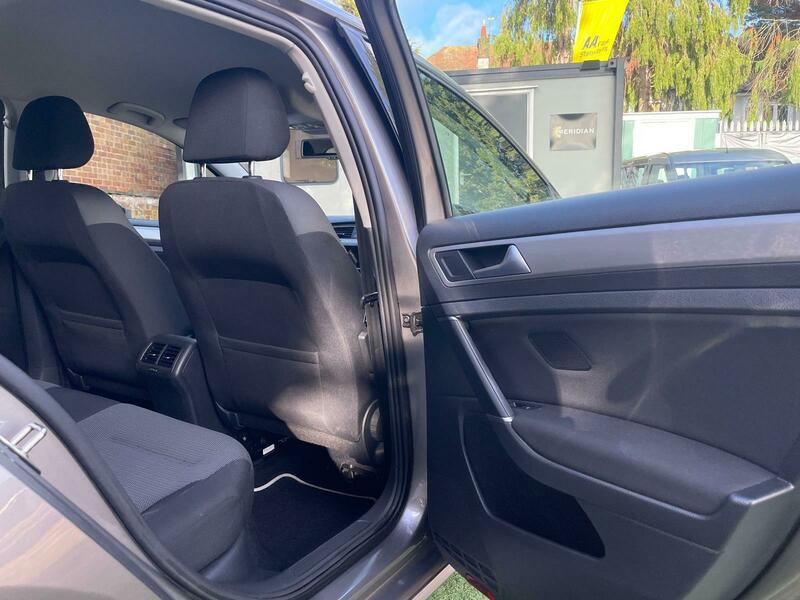 Used Volkswagen Golf 2014 for sale - 77720700: Photo 17