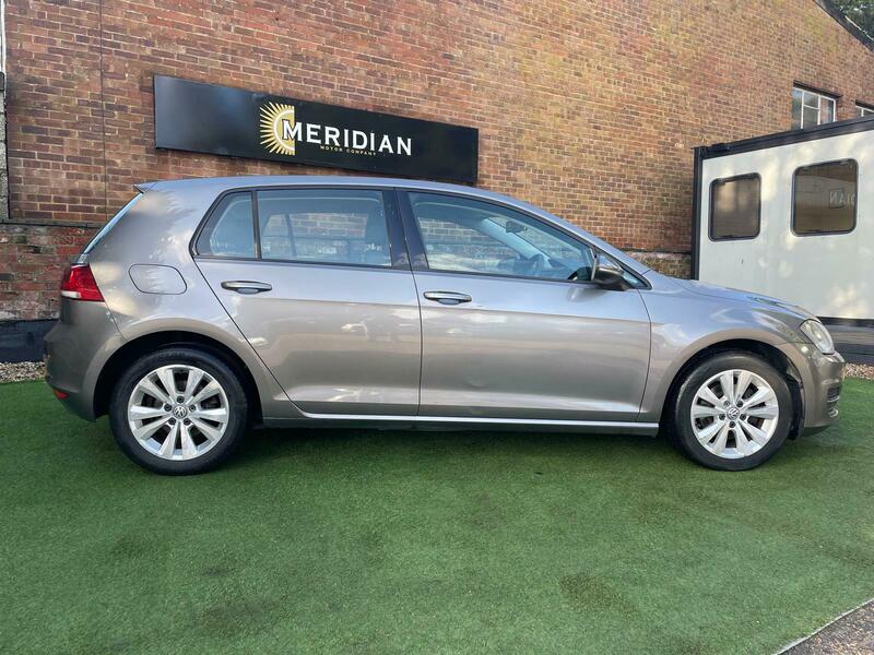 Used Volkswagen Golf 2014 for sale - 77720700: Photo 2