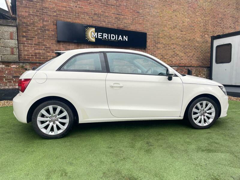 Used Audi A1 2013 for sale - 77720757: Photo 2