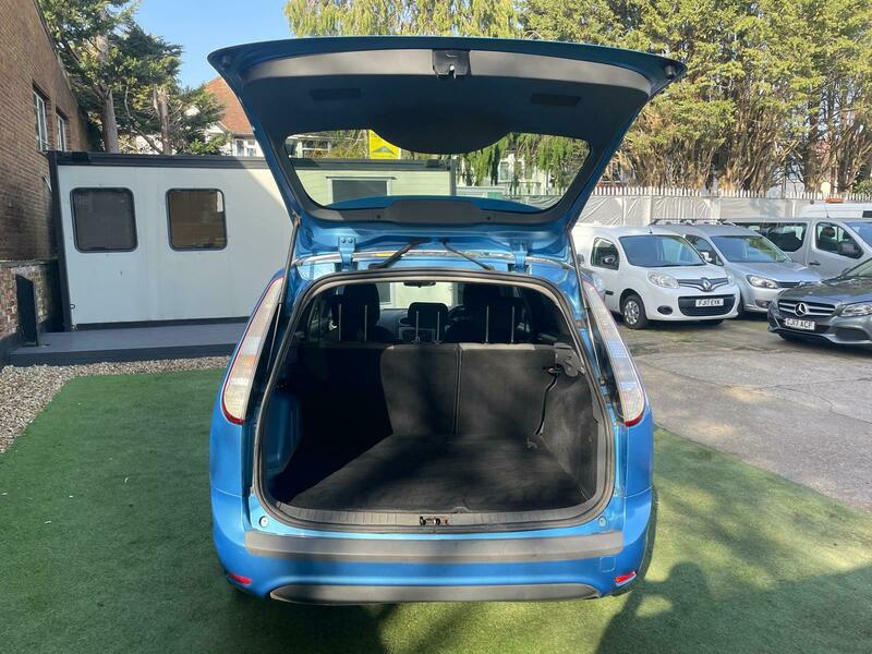 Used Ford Focus 2010 for sale - 77720706: Photo 19