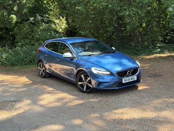 Used Volvo V40 2017 for sale - 79224564: Photo