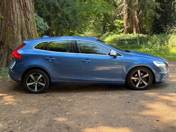Used Volvo V40 2017 for sale - 79224564: Photo