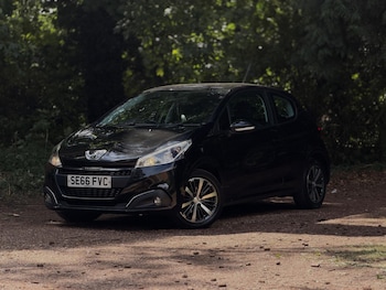 Used Peugeot 208 2017 for sale - 79224031: Photo