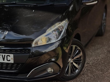 Used Peugeot 208 2017 for sale - 79224031: Photo