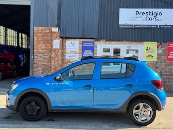 Used Dacia Sandero Stepway 2017 for sale - 78436612: Photo
